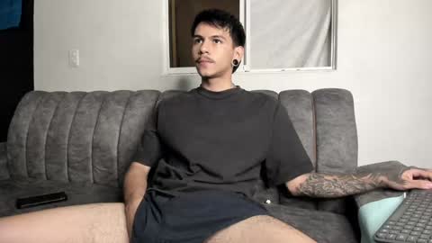 Snapshot of austin_falcon chatting on January 2025 11:08:01 PM Austin online show from January 2025 11:08:01 PM