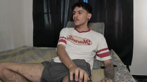 Snapshot of austin_falcon chatting on February 2025 09:10:01 PM Austin online show from February 2025 09:10:01 PM