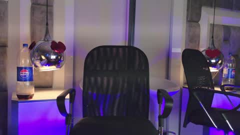 austinreeds online show from April 2026 12:43:01 PM