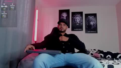 AustinTorres  online show from October 2025 09:59:02 PM