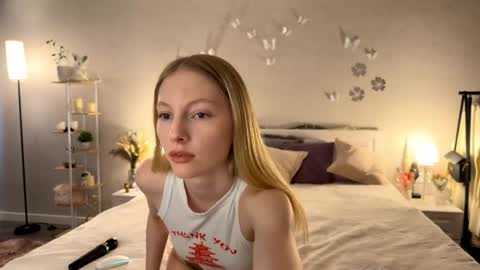 Snapshot of autumnroginson chatting on May 2026 02:01:02 PM Annie online show from May 2026 02:01:02 PM