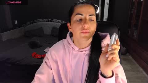 Ava online show from December 2025 01:31:02 PM