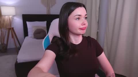 Ava online show from September 2025 04:08:01 PM