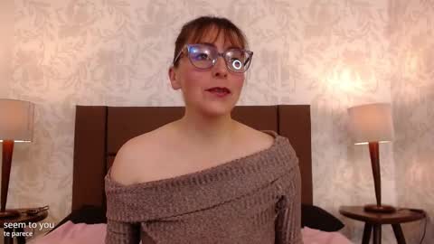 Ava  online show from October 2025 07:33:02 PM