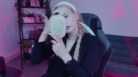 Ava nonude online show from September 2025 07:30:02 AM