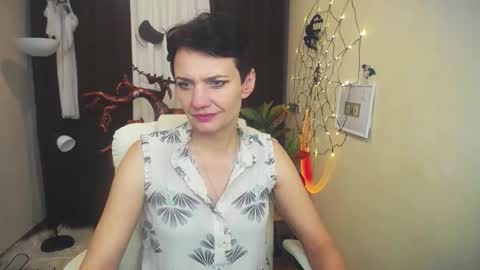 Snapshot of avasaturnian chatting on October 2025 10:27:01 AM avasaturnian online show from October 2025 10:27:01 AM