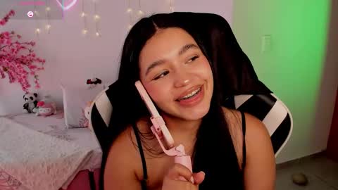 Ava  online show from January 2026 06:33:01 PM