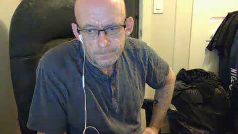 Snapshot of averagejerkoff chatting on July 2026 05:23:01 PM averagejerkoff online show from July 2026 05:23:01 PM