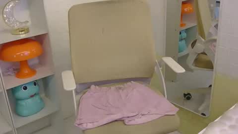 Snapshot of averageuncut1 chatting on January 2026 04:06:01 AM Rhian online show from January 2026 04:06:01 AM