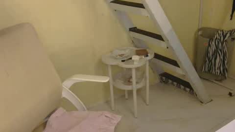 Snapshot of averageuncut1 chatting on February 2026 03:33:01 AM Rhian online show from February 2026 03:33:01 AM