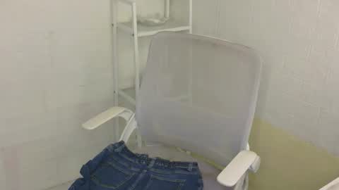 Snapshot of averageuncut1 chatting on March 2026 03:09:01 AM Rhian online show from March 2026 03:09:01 AM