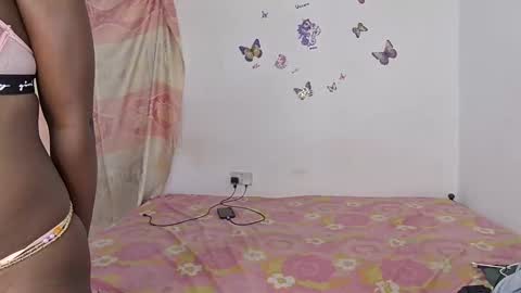 Snapshot of averrine chatting on April 2026 07:36:02 AM averrine online show from April 2026 07:36:02 AM