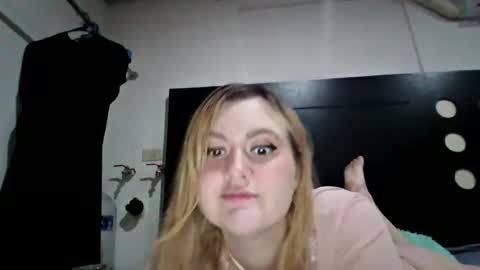 Snapshot of avery_doll21 chatting on June 2026 01:30:02 AM Avery Doll online show from June 2026 01:30:02 AM