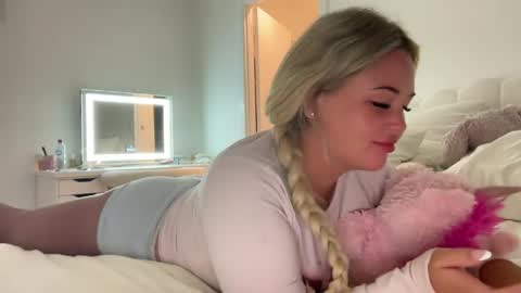 ur gf online show from April 2026 08:03:01 AM