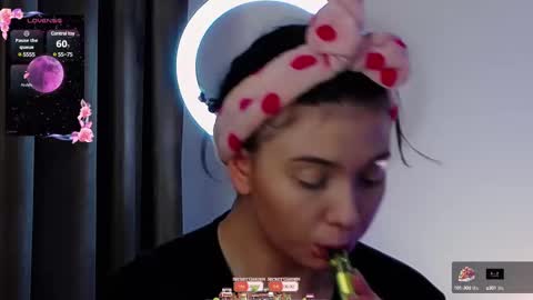 AveryWillow online show from March 2025 01:31:02 PM