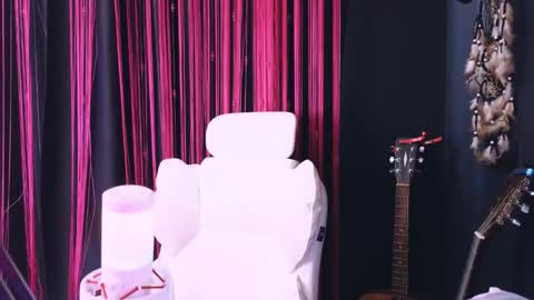 Avriel online show from February 2026 03:23:02 AM