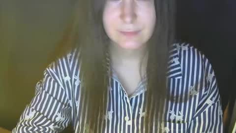 Snapshot of avialenne chatting on March 2026 05:24:01 PM avialenne online show from March 2026 05:24:01 PM