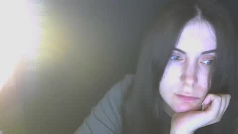 Snapshot of avialenne chatting on April 2026 06:52:02 PM avialenne online show from April 2026 06:52:02 PM