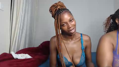 Snapshot of avian_babe chatting on November 2025 10:25:02 PM Avian online show from November 2025 10:25:02 PM