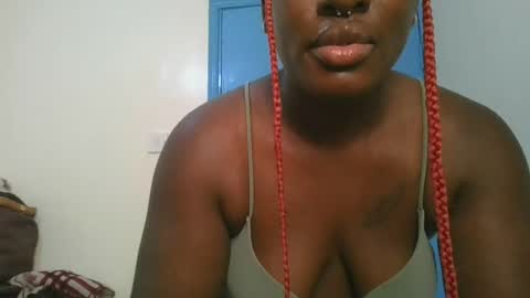 Snapshot of avian_babe1 chatting on June 2026 01:25:01 PM avian_babe1 online show from June 2026 01:25:01 PM