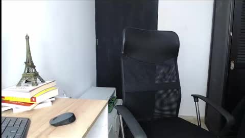 AVIS  online show from October 2025 03:57:02 PM