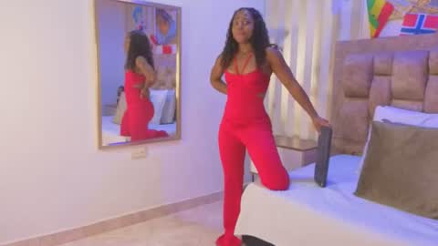 Snapshot of avis_lara chatting on July 2026 07:42:02 PM AVIS online show from July 2026 07:42:02 PM