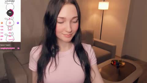 Viole t online show from November 2025 08:08:02 PM