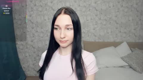 Viole t online show from November 2025 06:30:02 PM