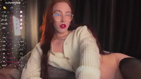 avril_pearly_ online show from February 2025 09:42:01 PM