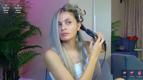 AVRILL CYRUX online show from November 2025 07:08:02 AM