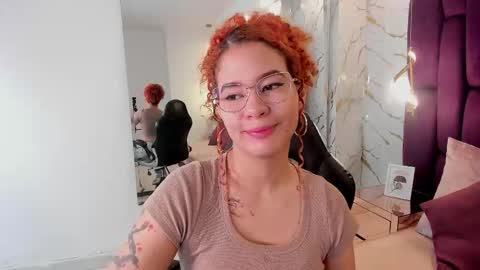 Snapshot of avrilwayne chatting on November 2025 11:47:01 AM Avril online show from November 2025 11:47:01 AM