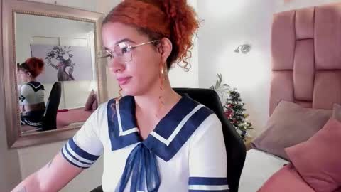 Snapshot of avrilwayne chatting on November 2025 12:42:01 PM Avril online show from November 2025 12:42:01 PM