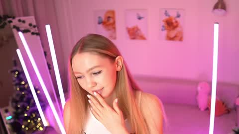 Avrora online show from January 2025 05:31:02 PM