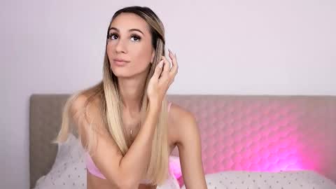 awalynch online show from October 2025 04:35:01 AM