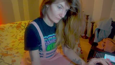 awesomeblossommm online show from January 2026 07:38:02 PM