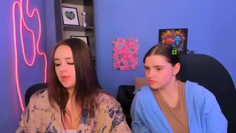 Snapshot of awesomeemma_ chatting on May 2026 11:07:01 AM awesomeemma_ online show from May 2026 11:07:01 AM