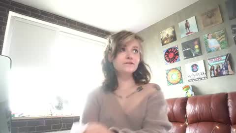 Snapshot of awondrr chatting on July 2026 11:02:02 AM Alice online show from July 2026 11:02:02 AM