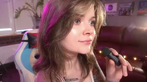Snapshot of awondrr chatting on July 2026 10:33:01 AM Alice online show from July 2026 10:33:01 AM