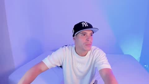 Snapshot of axel__fierro chatting on April 2026 08:21:01 PM axel__fierro online show from April 2026 08:21:01 PM