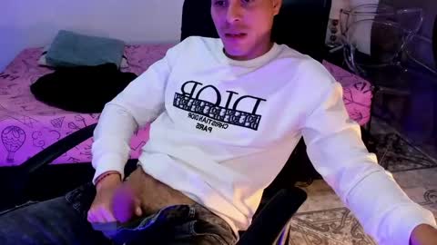 Snapshot of axel__fierro chatting on April 2026 12:55:02 AM axel__fierro online show from April 2026 12:55:02 AM