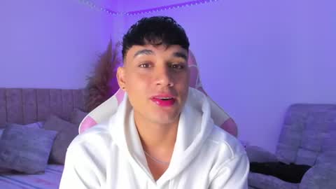 Snapshot of axel_cody_ chatting on June 2026 09:00:01 AM AXEL online show from June 2026 09:00:01 AM