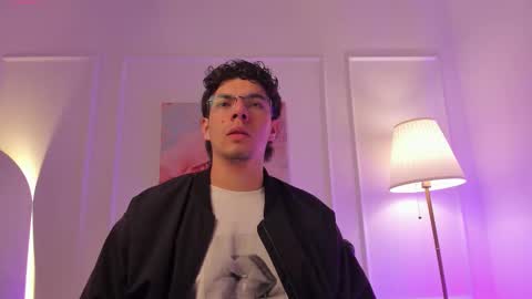 Yooung King  online show from February 2026 11:30:02 AM