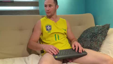 Axel Fairchaild online show from October 2025 02:36:02 PM