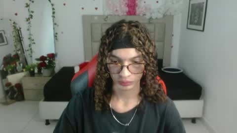 Snapshot of axel_fox7 chatting on June 2026 01:09:01 AM Axel online show from June 2026 01:09:01 AM