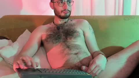 Snapshot of axel_giracr chatting on April 2026 08:32:01 PM Sebstian online show from April 2026 08:32:01 PM