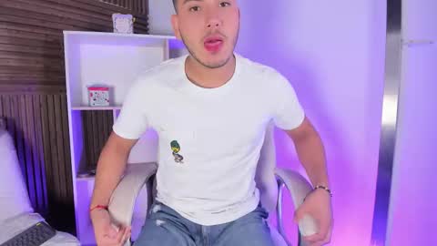 axel_grey_ online show from October 2025 12:17:02 PM