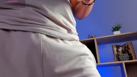 axel_grey_ online show from April 2026 12:37:01 PM