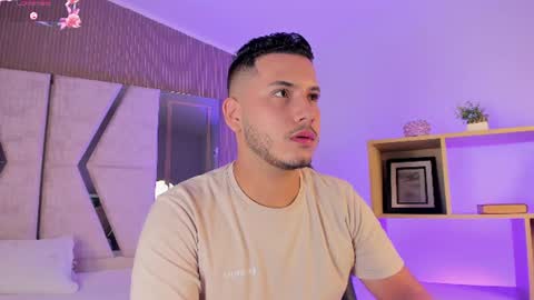 Snapshot of axel_grey_ chatting on July 2026 01:08:02 PM axel_grey_ online show from July 2026 01:08:02 PM