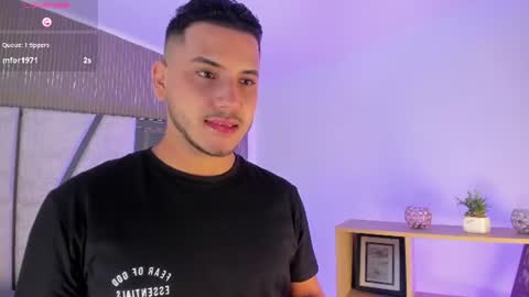 Snapshot of axel_grey_ chatting on July 2026 01:02:02 PM axel_grey_ online show from July 2026 01:02:02 PM