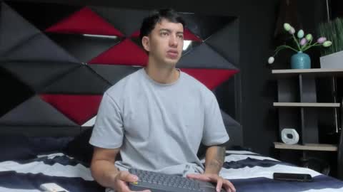 axel_hendrick online show from February 2026 01:07:02 PM